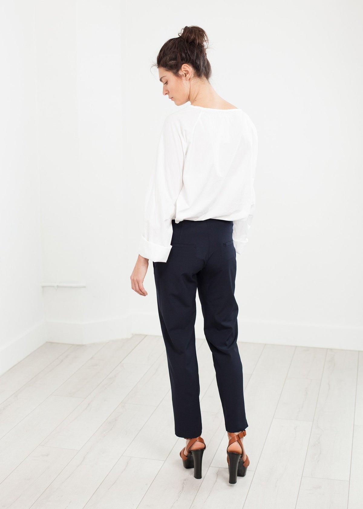 Pantaloni cu buzunare aplicate, bleumarin