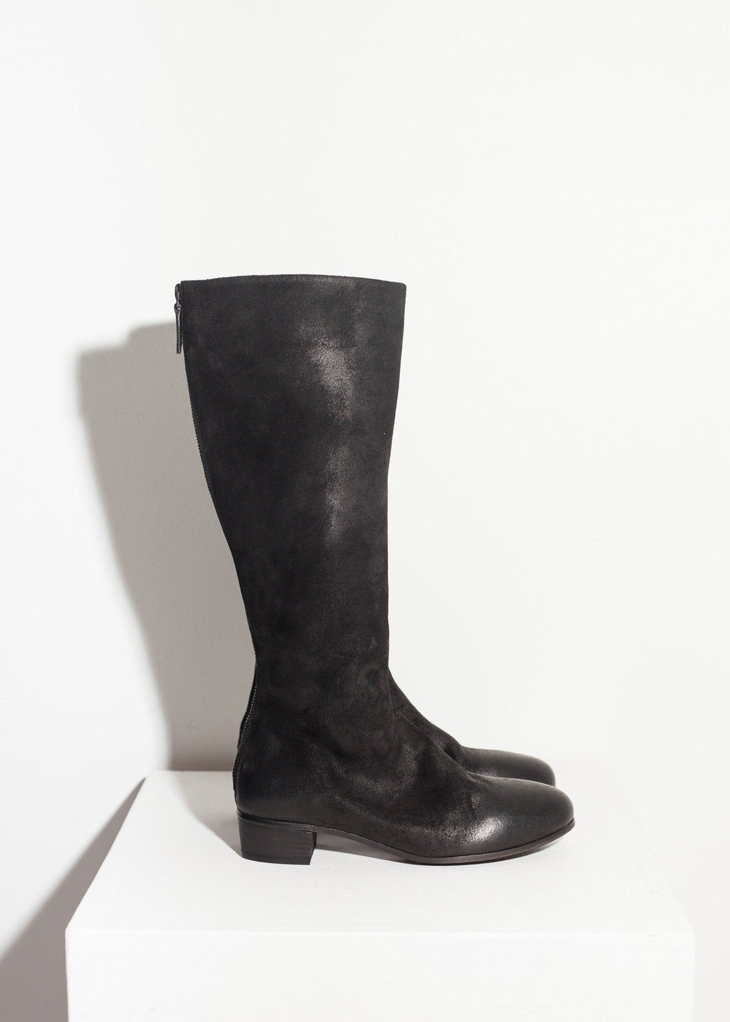 Bota hasta la rodilla en negro